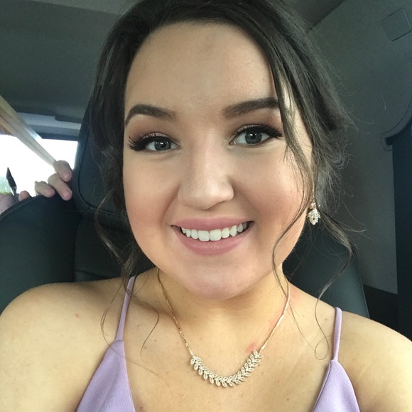 Meet your Posher, Emily - Picture 1 of 1